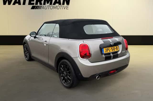 MINI Cabrio (2019) thumbnail 3
