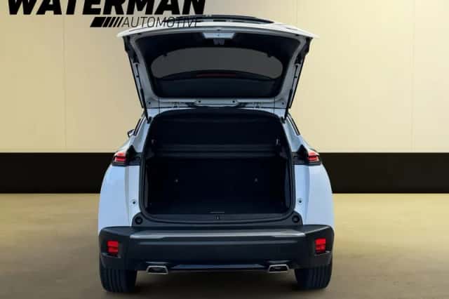 Peugeot 2008 (2023) thumbnail 5
