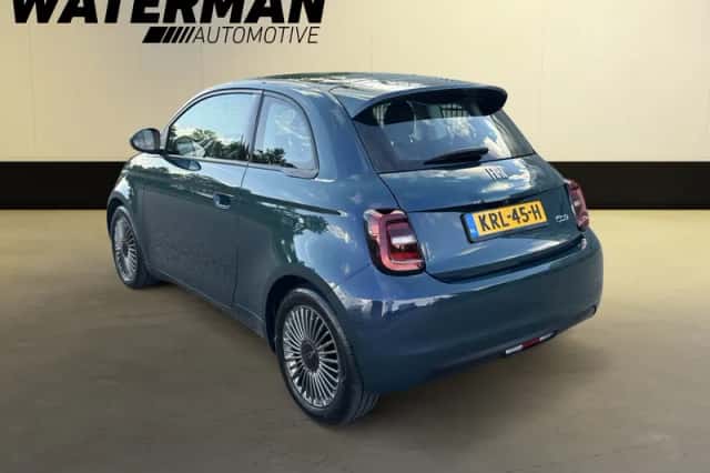 Fiat 500e (2022) thumbnail 3