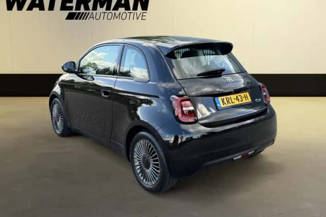 Fiat 500e (2022) thumbnail 3