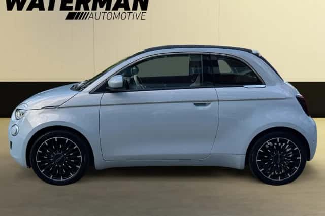 Fiat 500E CABRIO (2023) thumbnail 2