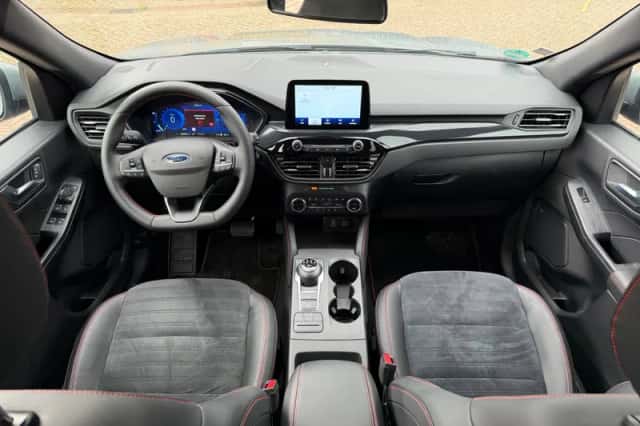 Ford Kuga (2022) thumbnail 3