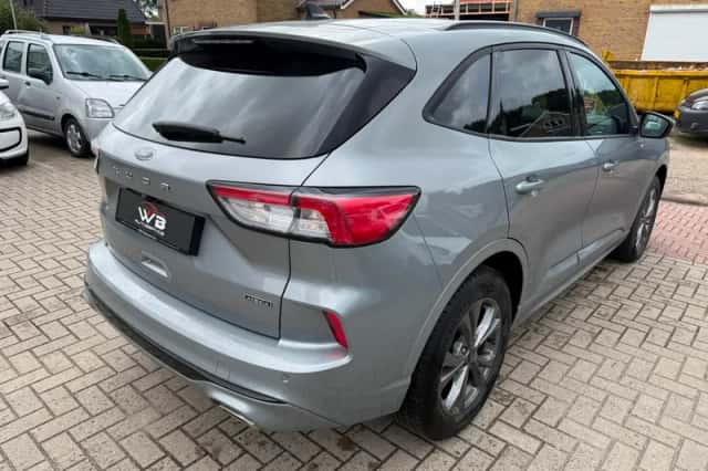 Ford Kuga (2022) thumbnail 4