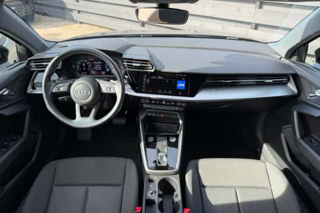 Audi A3 (2021) thumbnail 2