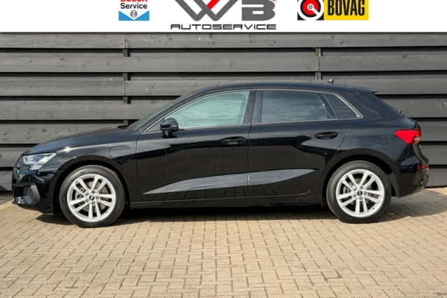 Audi A3 (2021) thumbnail 5