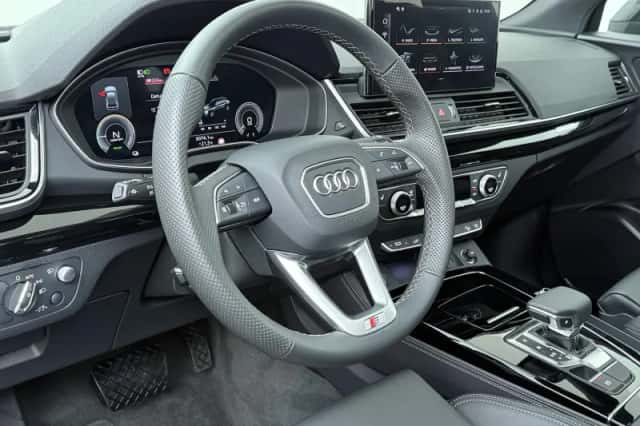 Audi Q5 (2024) thumbnail 6