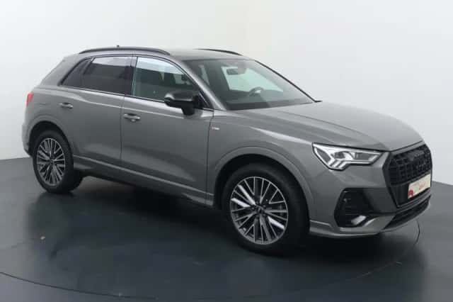 Audi Q3 (2022) thumbnail 3