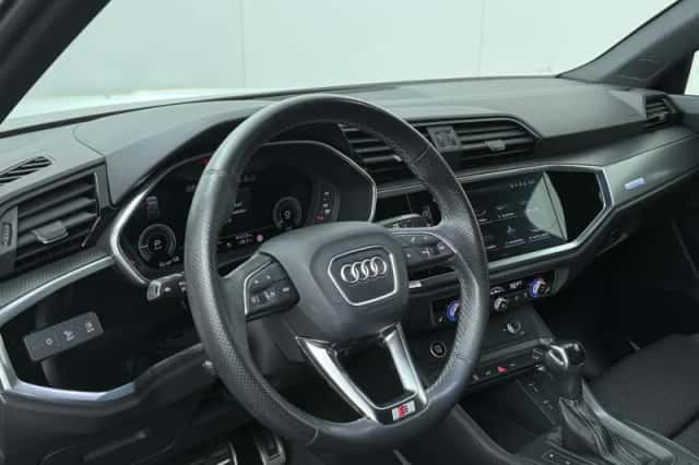 Audi Q3 (2022) thumbnail 6
