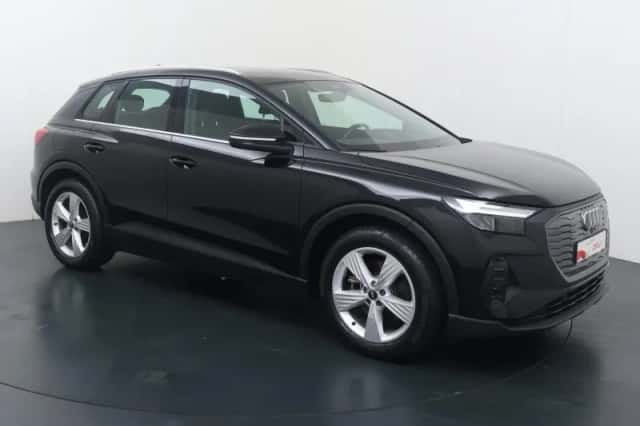 Audi Q4 e-tron (2021) thumbnail 3