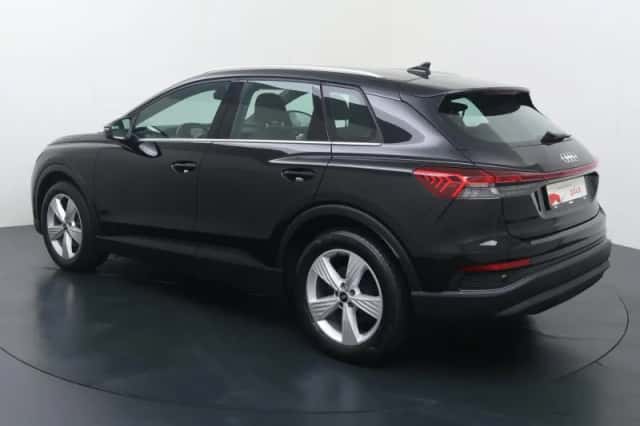 Audi Q4 e-tron (2021) thumbnail 4