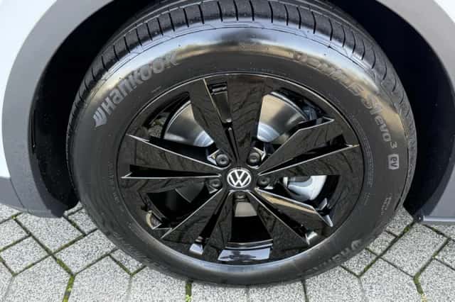 Volkswagen ID.4 (2026) thumbnail 3