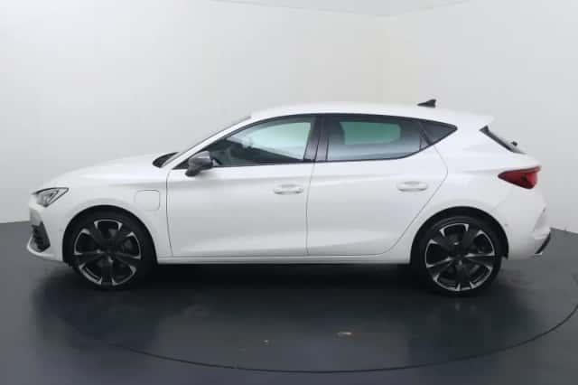 CUPRA Leon (2021) thumbnail 2