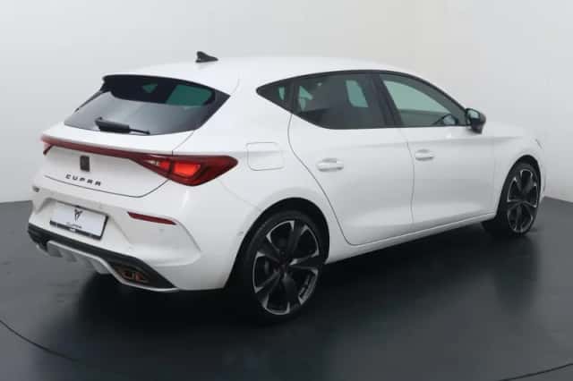CUPRA Leon (2021) thumbnail 5