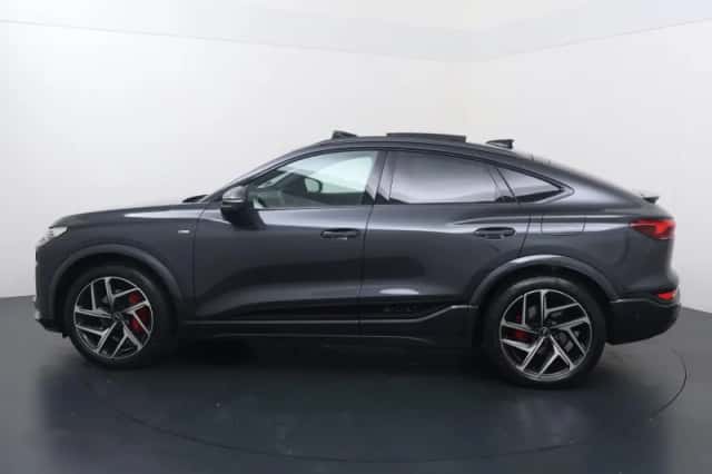 Audi Q6 e-tron (2026) thumbnail 2
