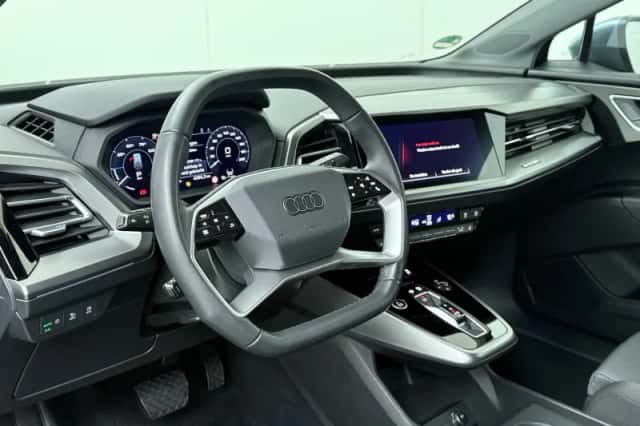 Audi Q4 e-tron (2022) thumbnail 6