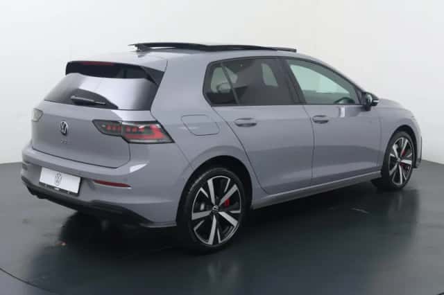 Volkswagen Golf (2025) thumbnail 5