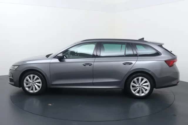 Škoda Octavia (2024) thumbnail 2