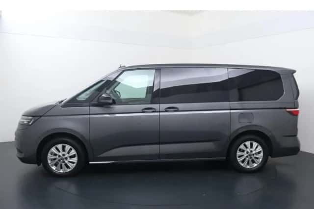 Volkswagen Multivan (2025) thumbnail 2