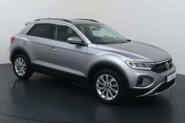 Volkswagen T-Roc (2024) thumbnail 3