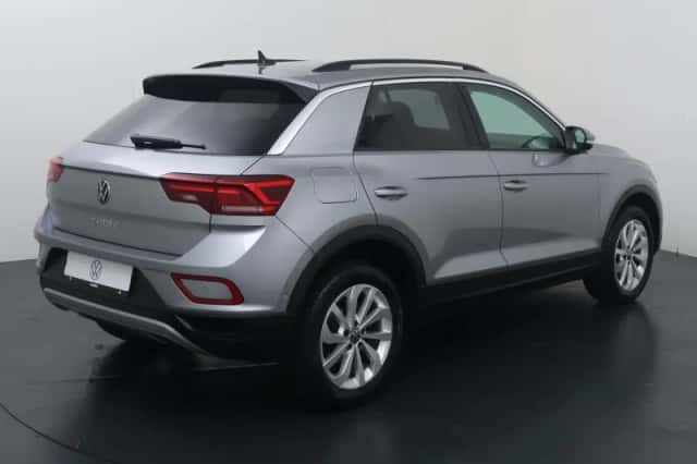 Volkswagen T-Roc (2024) thumbnail 5
