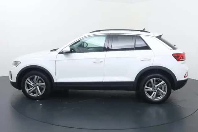 Volkswagen T-Roc (2022) thumbnail 2