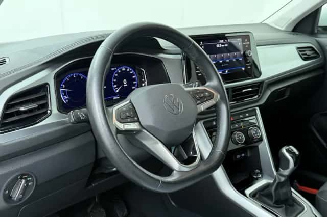 Volkswagen T-Roc (2022) thumbnail 6