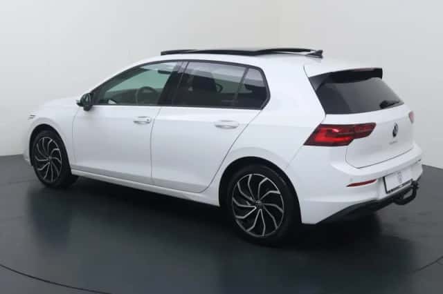 Volkswagen Golf (2020) thumbnail 4