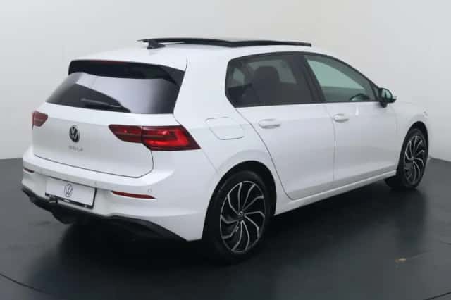 Volkswagen Golf (2020) thumbnail 5