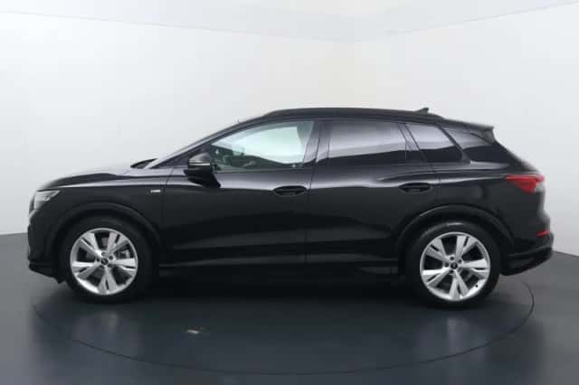 Audi Q4 e-tron (2022) thumbnail 2
