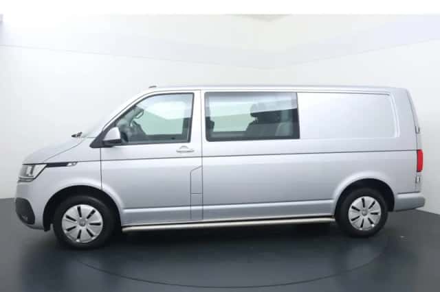 Volkswagen Transporter (2024) thumbnail 2
