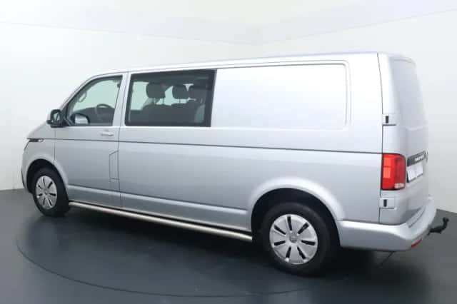 Volkswagen Transporter (2024) thumbnail 4
