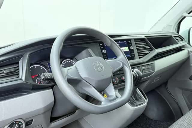 Volkswagen Transporter (2024) thumbnail 6