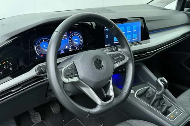 Volkswagen Golf (2022) thumbnail 6