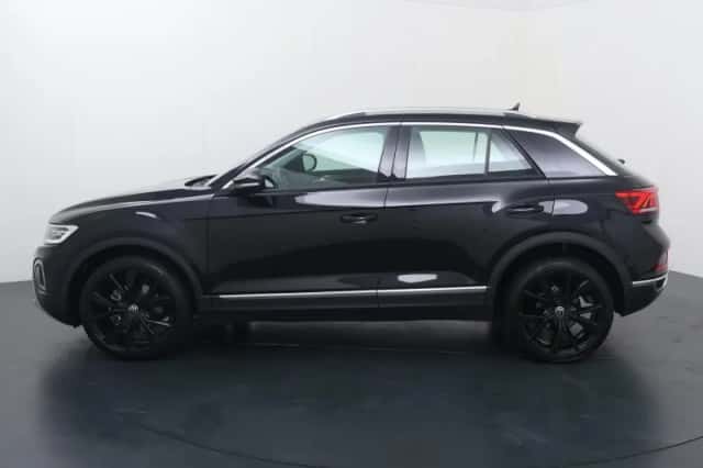 Volkswagen T-Roc (2023) thumbnail 2