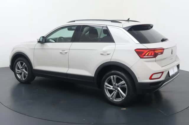 Volkswagen T-Roc (2022) thumbnail 4