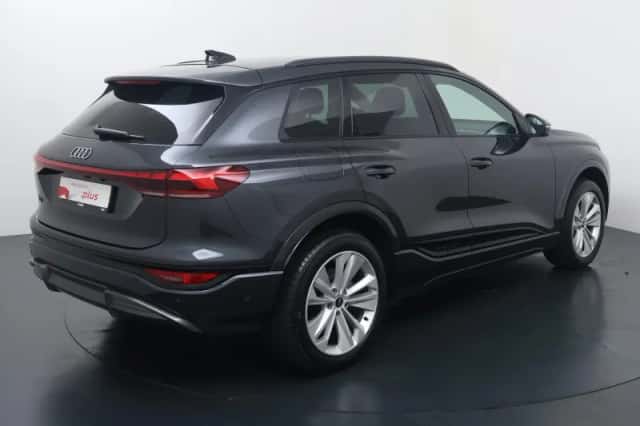 Audi Q6 e-tron (2025) thumbnail 5
