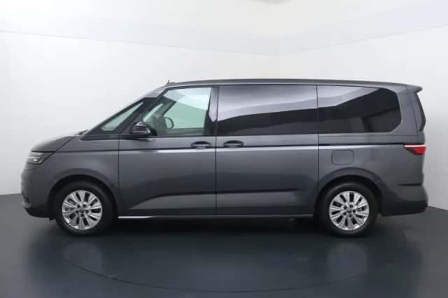 Volkswagen Multivan (2025) thumbnail 2