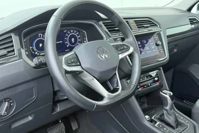 Volkswagen Tiguan (2023) thumbnail 6