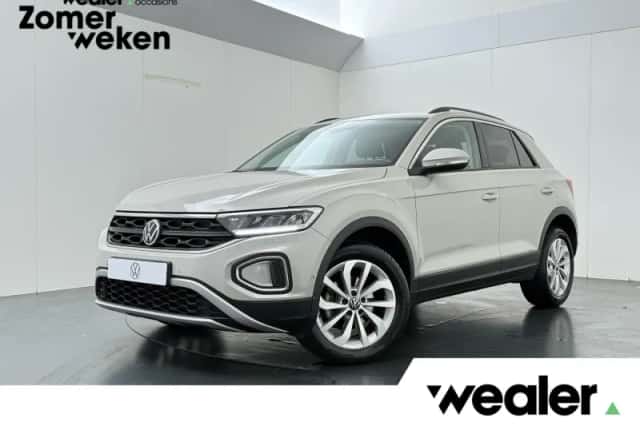 Volkswagen T-Roc (2024) thumbnail 1