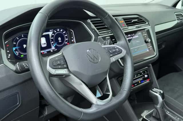 Volkswagen Tiguan (2022) thumbnail 6
