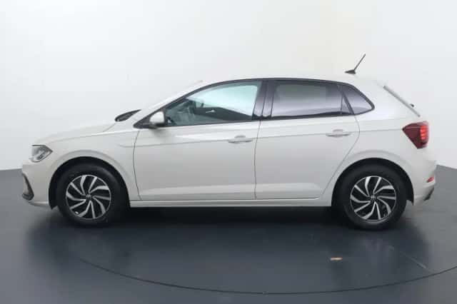 Volkswagen Polo (2023) thumbnail 2