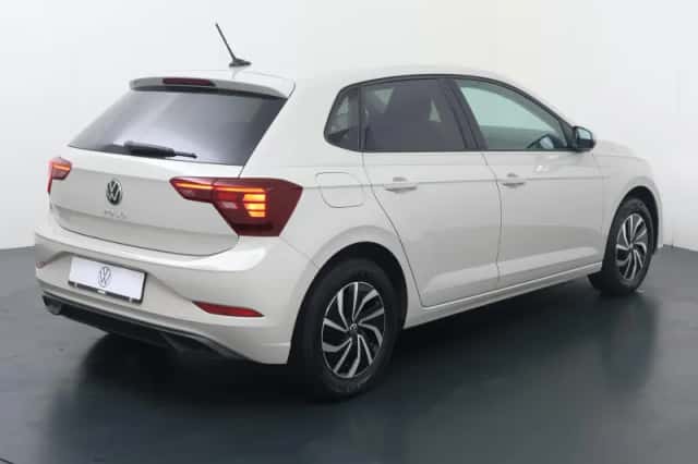 Volkswagen Polo (2023) thumbnail 5