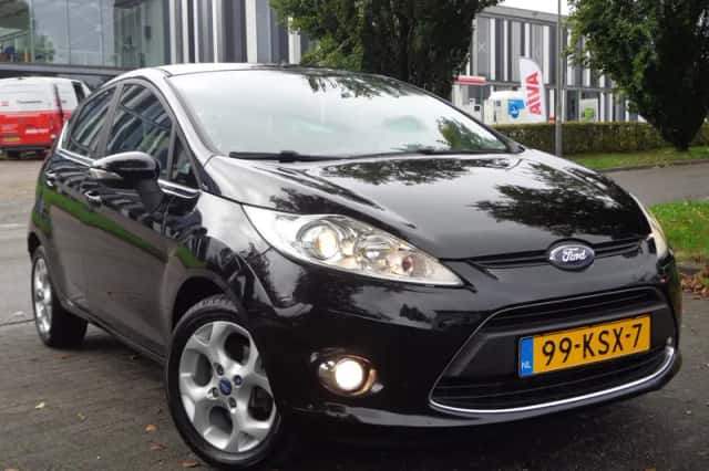Ford Fiesta (2010) thumbnail 6