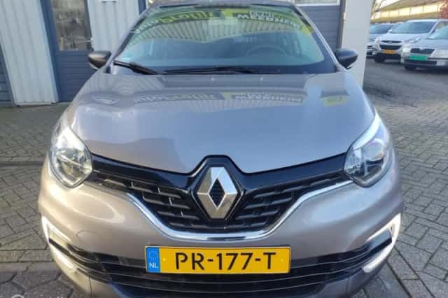 Renault Captur (2017) thumbnail 2