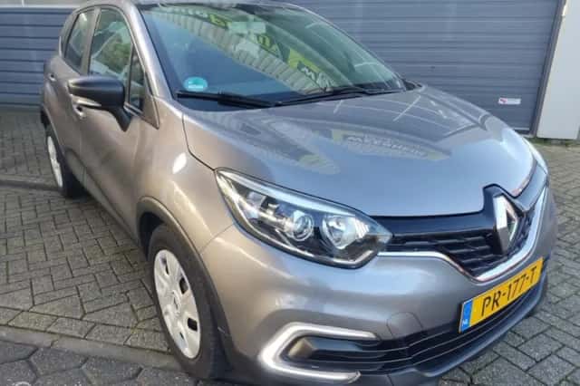 Renault Captur (2017) thumbnail 3