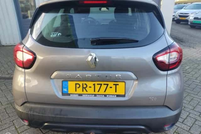 Renault Captur (2017) thumbnail 4