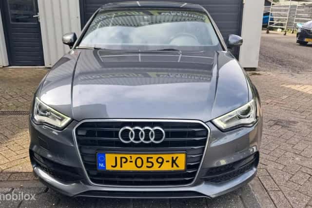 Audi A3 (2016) thumbnail 3