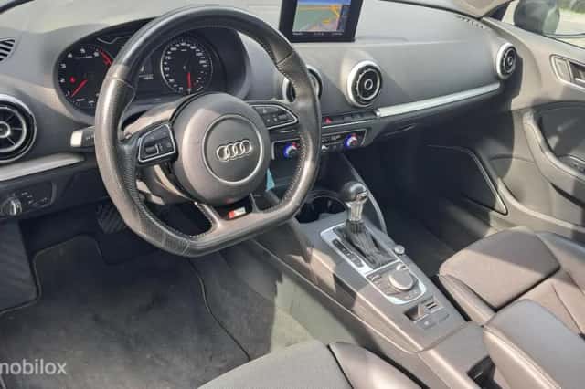 Audi A3 (2016) thumbnail 5