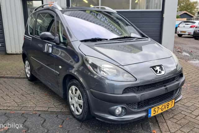 Peugeot 1007 (2008) thumbnail 2
