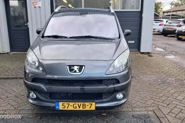 Peugeot 1007 (2008) thumbnail 3
